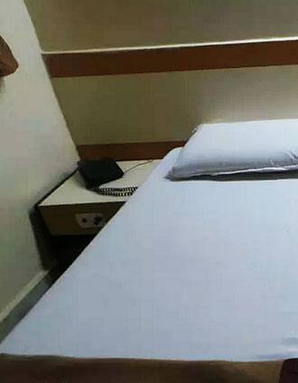 Gulistan Hotel, Kolkata 3